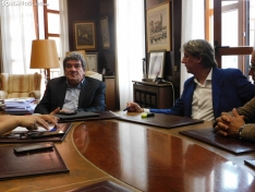 Foto 9 - EN FOTOS | El Ministro Jos&eacute; Luis Escriv&aacute; se re&uacute;ne con Carlos Mart&iacute;nez para tratar el avance de proyectos en la ciudad