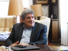 Foto 6 - EN FOTOS | El Ministro José Luis Escrivá se reúne con Carlos Martínez para tratar el avance de proyectos en la ciudad