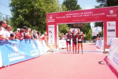 Foto 6 - Marina Muñoz y Kevin Tarek Viñuela ganan los Campeonatos de España de Triatlón Cross 2023 en Almazán