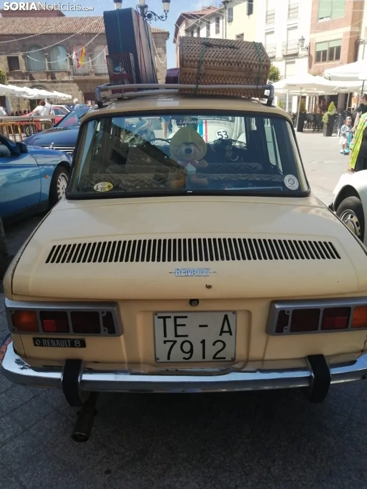 Coches antiguos en &Aacute;greda