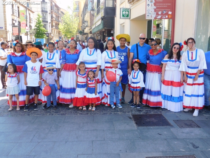 En im&aacute;genes: Desfile intercultural por las calles de Soria al ritmo de diferentes m&uacute;sicas tradic