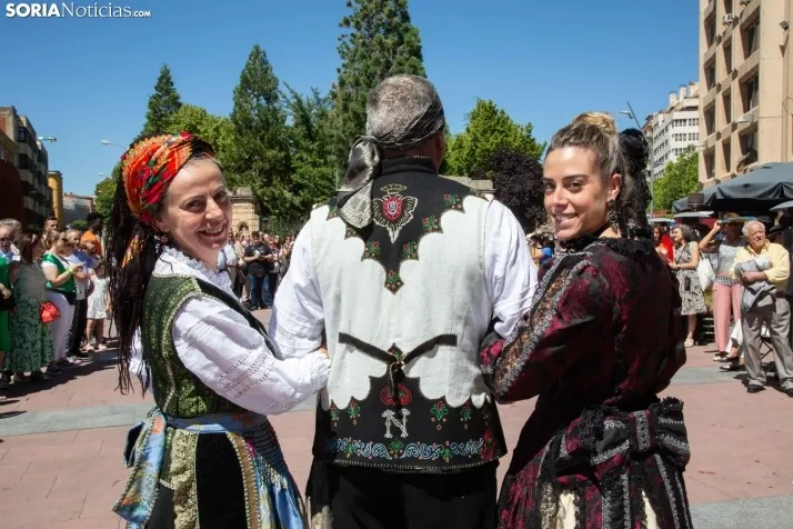Revive el Domingo &lsquo;de Calderas&rsquo;: Las mejores fotos del desfile, la Feria Taurina o el sanjuanea con dos pi&ntilde;orros | Imagen 5