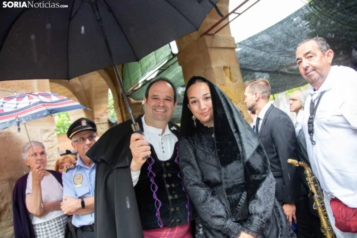 Revive el Lunes &lsquo;de Bailas&rsquo;: Galer&iacute;a de la merienda en San Polo, &lsquo;Adi&oacute;s, Adi&oacute;s San Juan&rsquo; o sanjuanea con Raquel y Alberto | Imagen 2