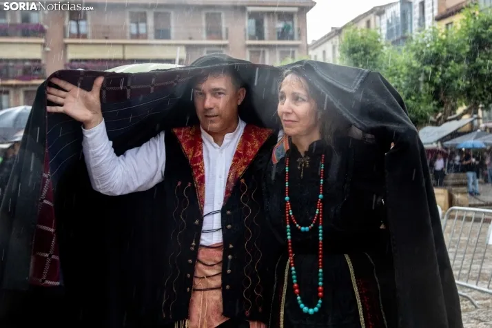 Revive el Lunes &lsquo;de Bailas&rsquo;: Galer&iacute;a de la merienda en San Polo, &lsquo;Adi&oacute;s, Adi&oacute;s San Juan&rsquo; o sanjuanea con Raquel y Alberto | Imagen 3