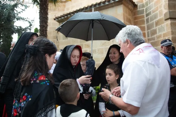 Revive el Lunes &lsquo;de Bailas&rsquo;: Galer&iacute;a de la merienda en San Polo, &lsquo;Adi&oacute;s, Adi&oacute;s San Juan&rsquo; o sanjuanea con Raquel y Alberto | Imagen 1