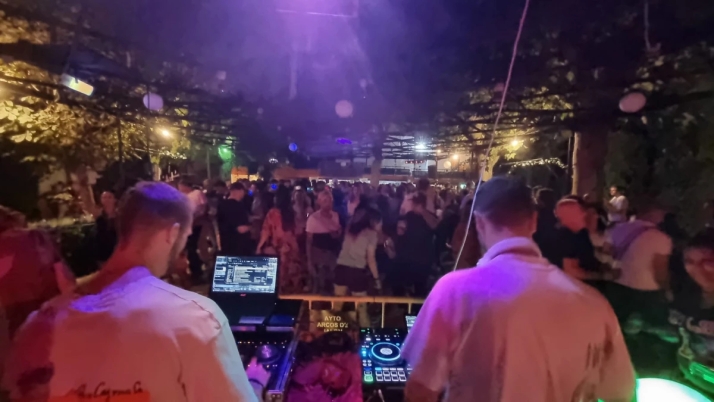 Caluroso Sinfonola Fest en Arcos