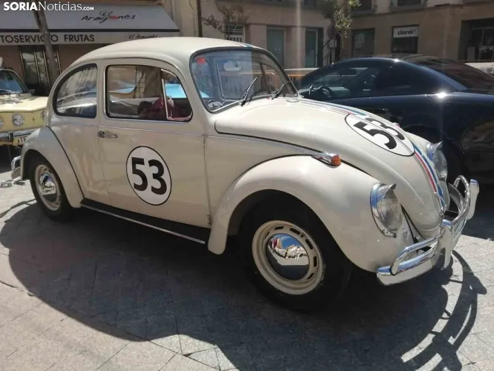 Coches antiguos en &Aacute;greda