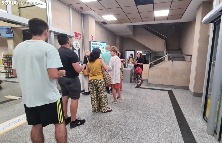 Colas en Soria en el último día para solicitar el voto por correo