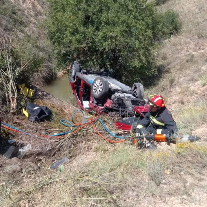 Herida una mujer de 72 a&ntilde;os tras caer a un canal y volcar su veh&iacute;culo en Soria