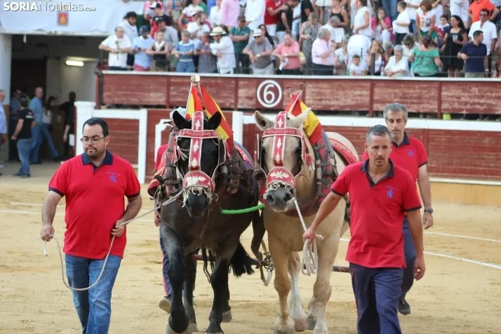 EN FOTOS | Corrida de Toros del Domingo de Calderas