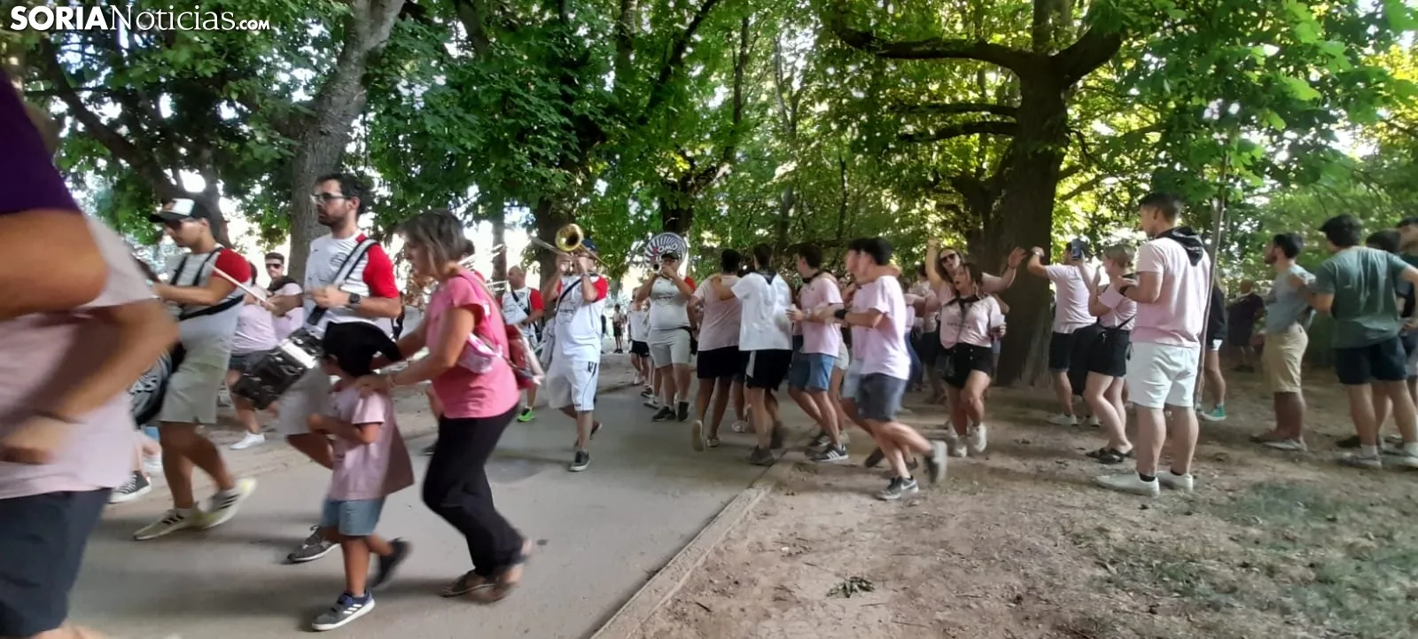 Foto 10 - Fotos: &Aacute;greda no quema al Gallo Roque en su fin de fiestas