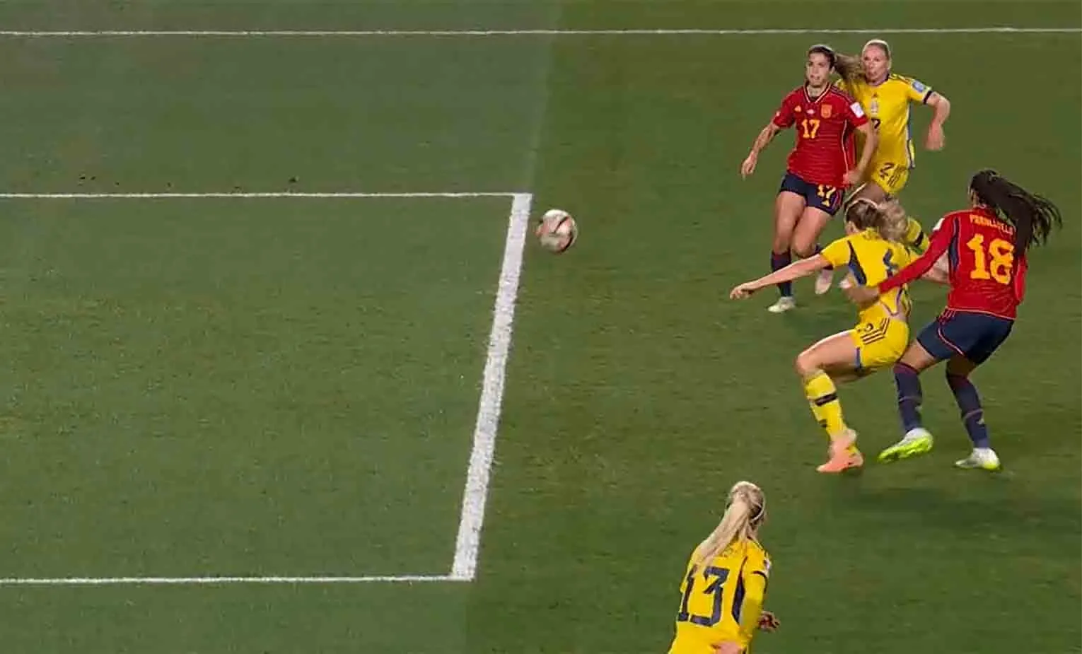Una imagen del encuentro frente a Suecia, anteayer martes. /TVE