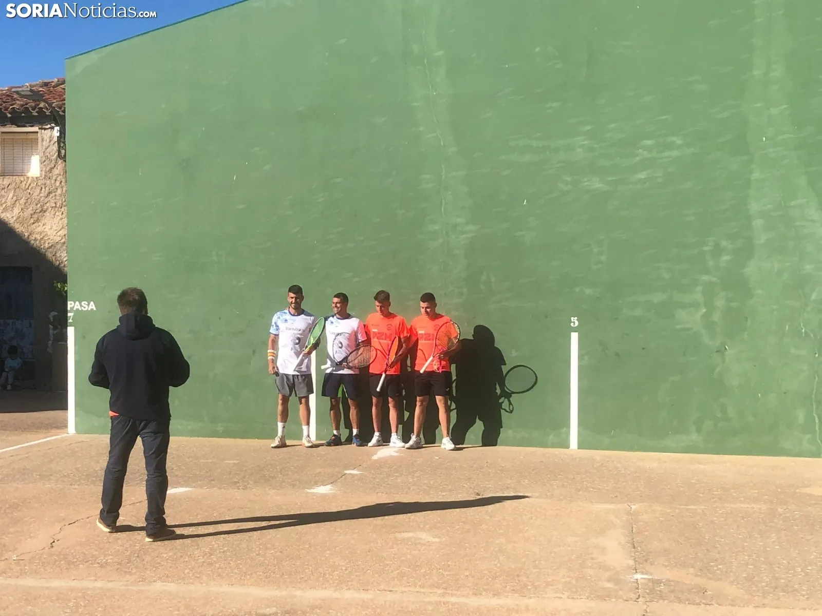 Foto 7 - David Vinuesa y Julio S&aacute;nchez, campeones del XXXVII Torneo de Frontenis de Pozalmuro