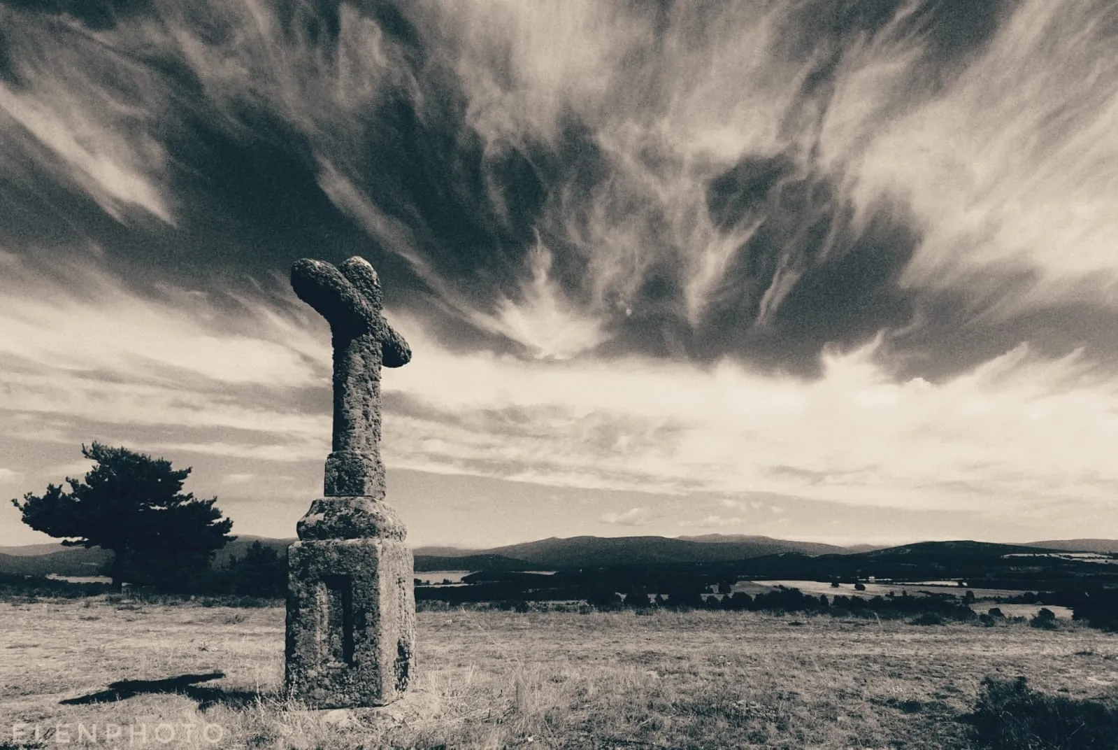 Foto 7 - Elena Garc&iacute;a y su terapia fotogr&aacute;fica culminan en una exposici&oacute;n que entregar&aacute; los beneficios a Herreros