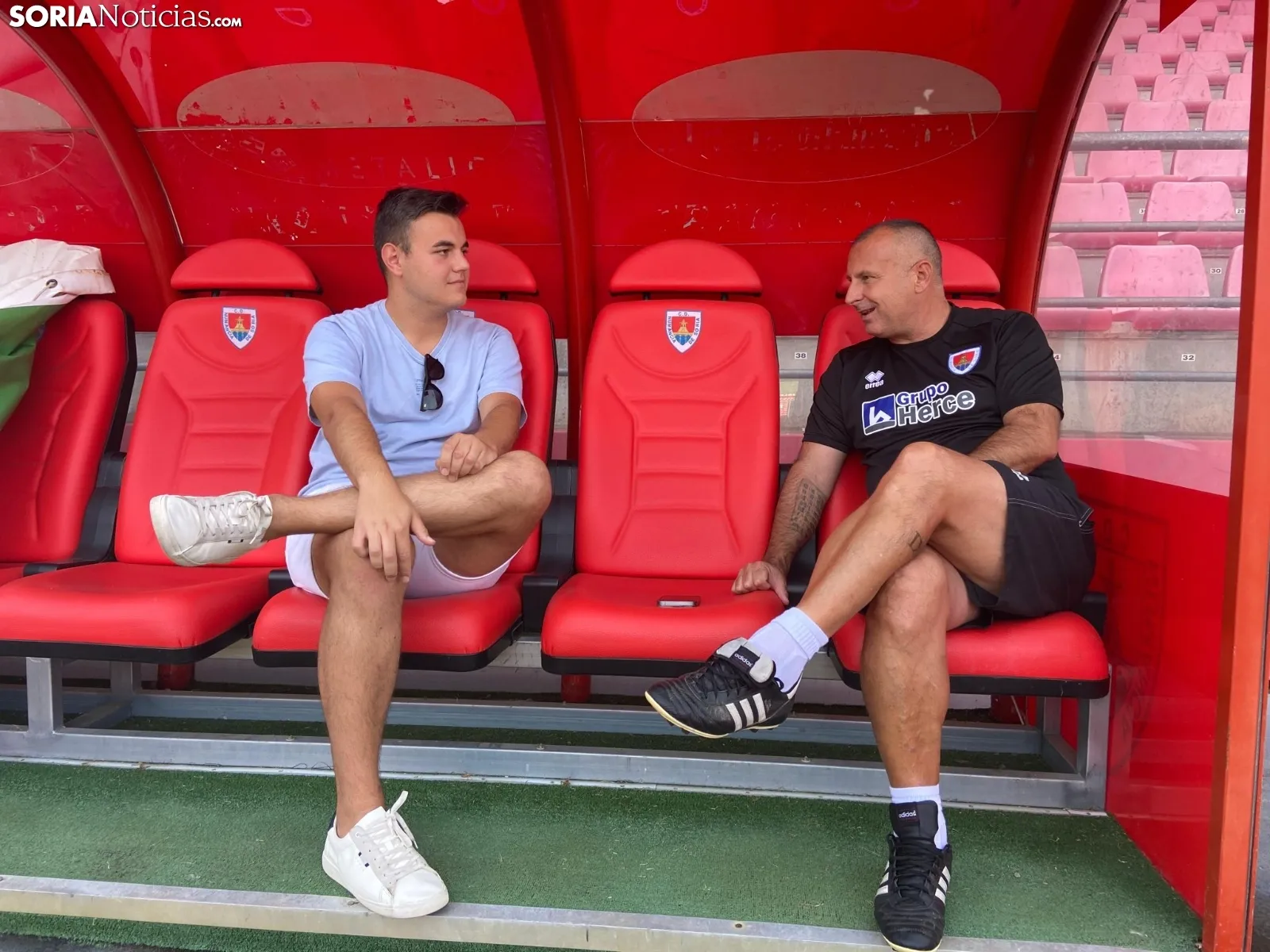 Foto 2 - Entrevista SN a Javi Moreno: "Somos el Bar&ccedil;a o el Madrid de Segunda RFEF"