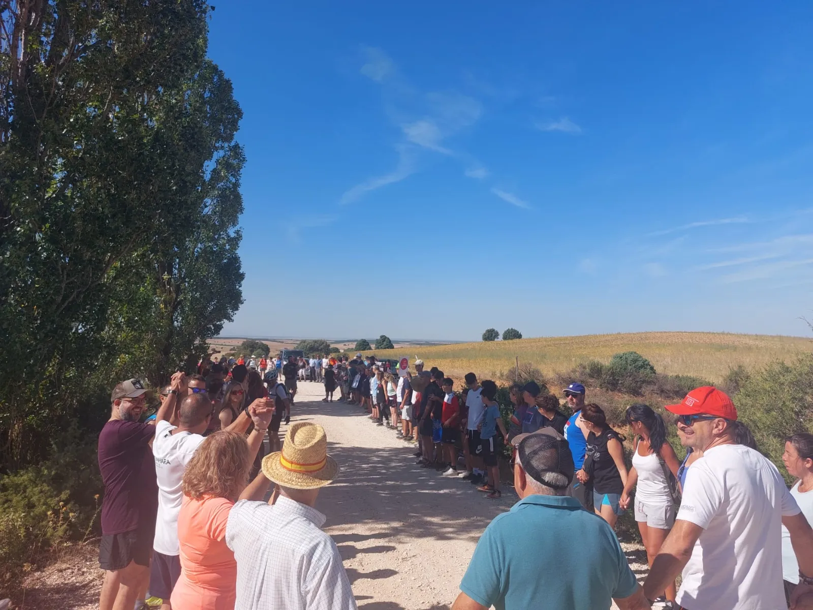 Foto 11 - Fotos: Casi 300 personas del Coto Redondo de Fuentearmegil piden m&aacute;s protecci&oacute;n antes las macrogranjas