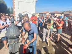 Foto 3 - Fotos: Casi 300 personas del Coto Redondo de Fuentearmegil piden más protección antes las macrogranjas