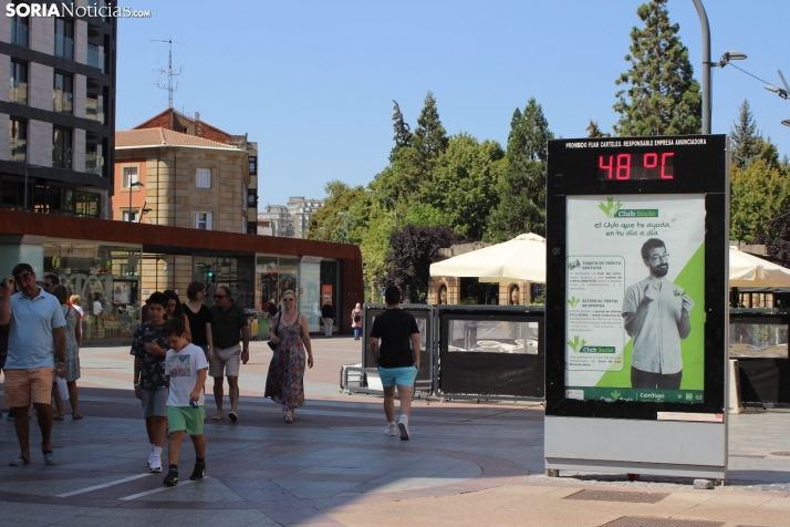 GALER&Iacute;A | Ni&ntilde;os y mayores sobrellevan el calor en Soria
