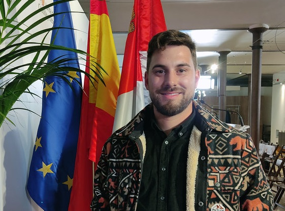 Más de 183.000 castellanos y leoneses residen en el extranjero: tienen estas ayudas a su disposición