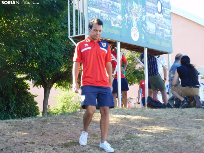 Fotos: Quintana se vuelca con el Numancia en su duelo ante el filial del Real Zaragoza
