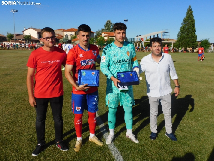 Fotos: Quintana se vuelca con el Numancia en su duelo ante el filial del Real Zaragoza