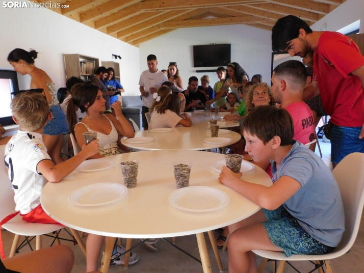 FOTO A FOTO | Quintana Redonda se disputa el trofeo de mejor comedor de pipas