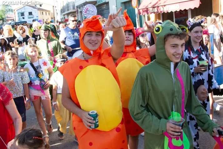 Desfile de disfraces Tardelcuende 2023
