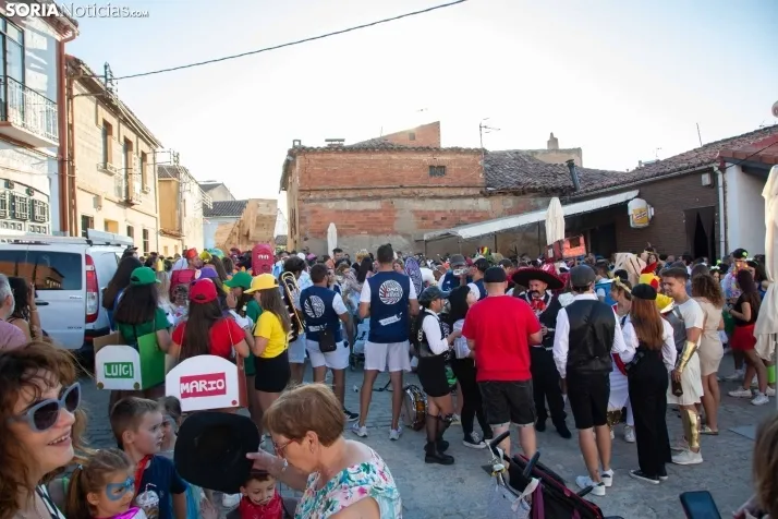 Desfile de disfraces Tardelcuende 2023