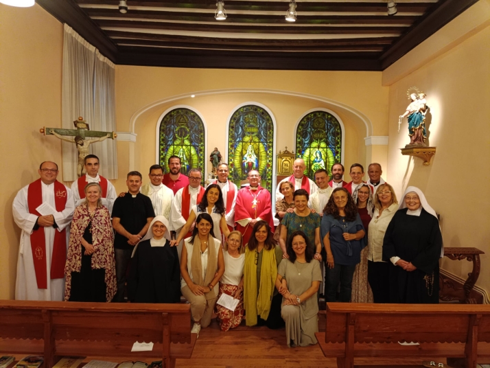 Sacerdotes de todo el mundo se reúnen en El Burgo durante cuatro semanas de oración y silencio