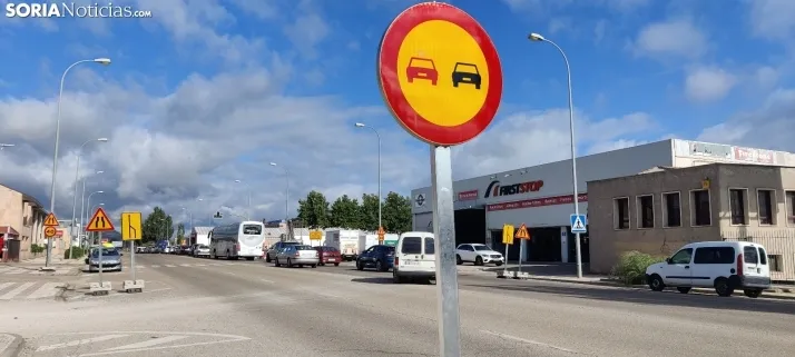 En im&aacute;genes, las obras de las traves&iacute;as comienzan con la tala de &aacute;rboles