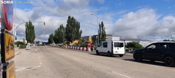 En im&aacute;genes, las obras de las traves&iacute;as comienzan con la tala de &aacute;rboles