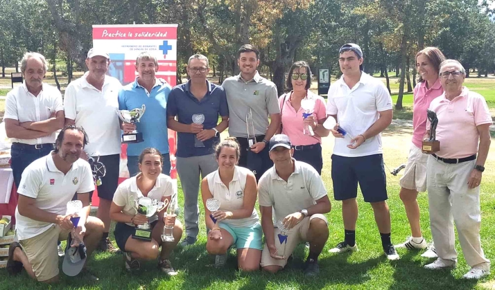 Javier Sainz y Marta Ledanca ganan el Hermandad Donantes de Sangre 2023 de golf