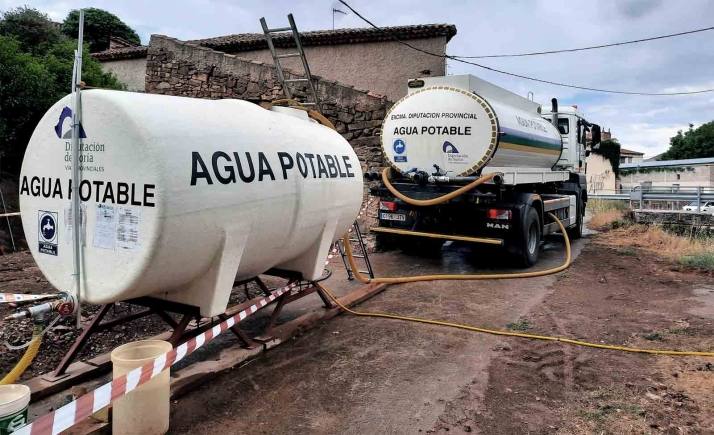 La Diputación de Soria dispensa 610.000 litros de agua en la última semana