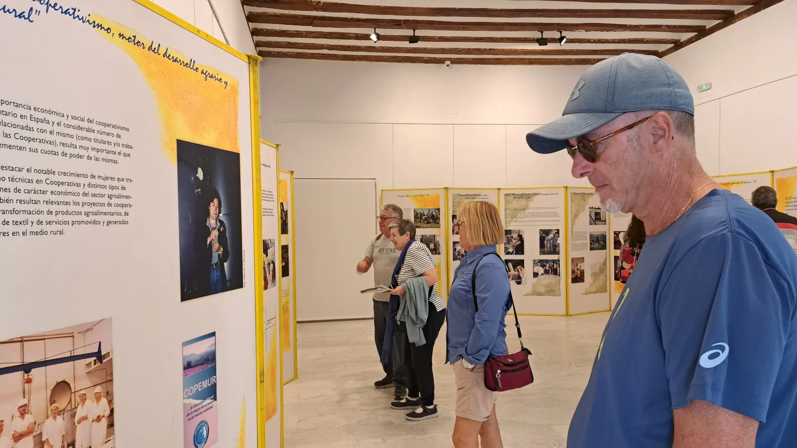 Foto 2 - El Burgo acoge la exposici&oacute;n &ldquo;Mujeres y sociedad rural:  entre la inercia y la ruptura&rdquo; cedida por el Ministerio de Igualdad 