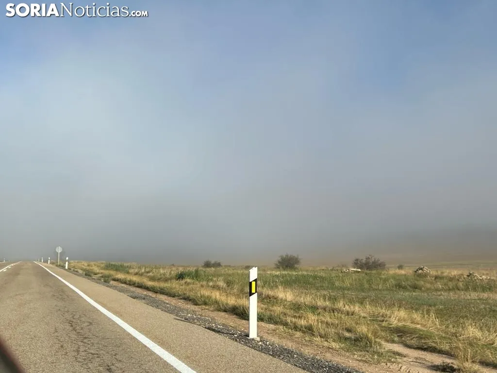 Foto 7 - Fotonoticia: La niebla se apodera del Puerto de la Bigornia a la entrada a Soria