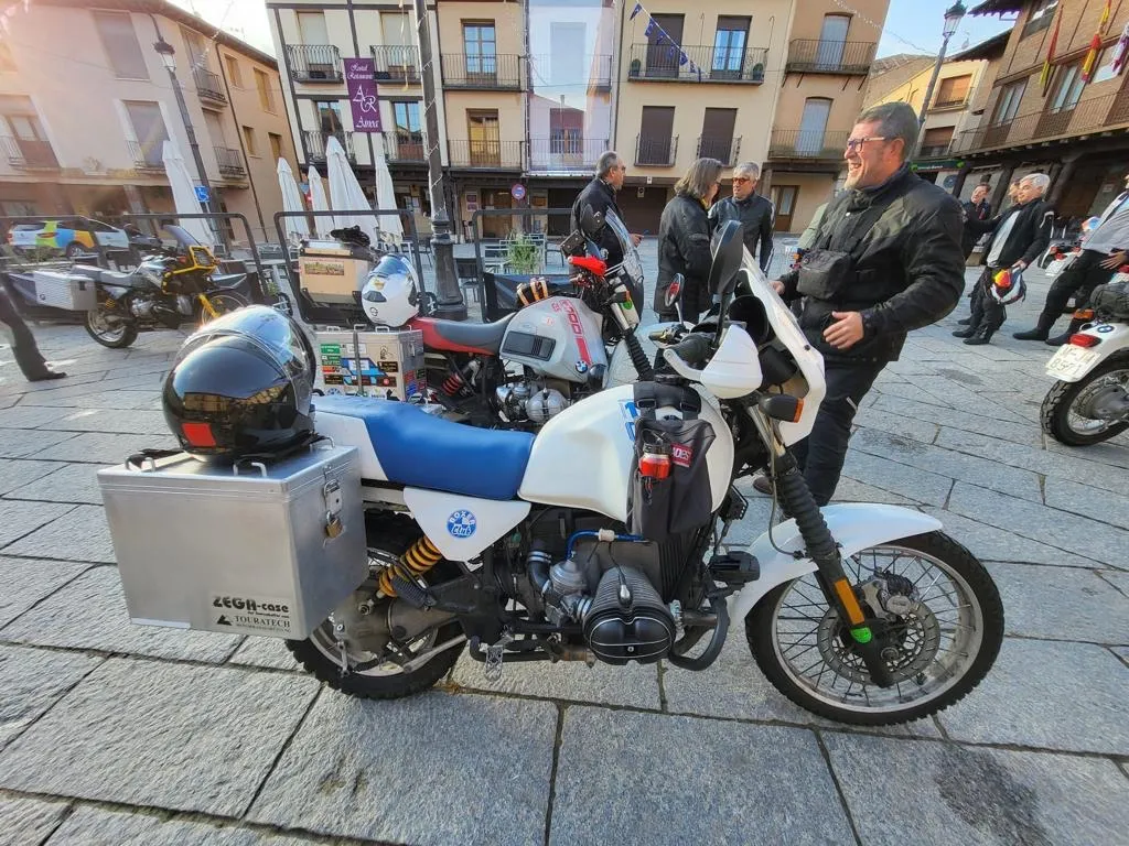 Foto 11 - Im&aacute;genes: 30 BMWs cl&aacute;sicas realizan una inolvidable ruta por Soria y La Rioja
