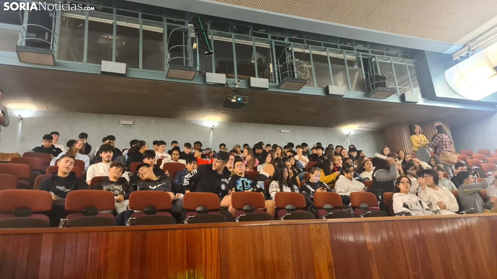 Pase de 'el camino interior' de Miguel Ángel Tobías para escolares. /SN