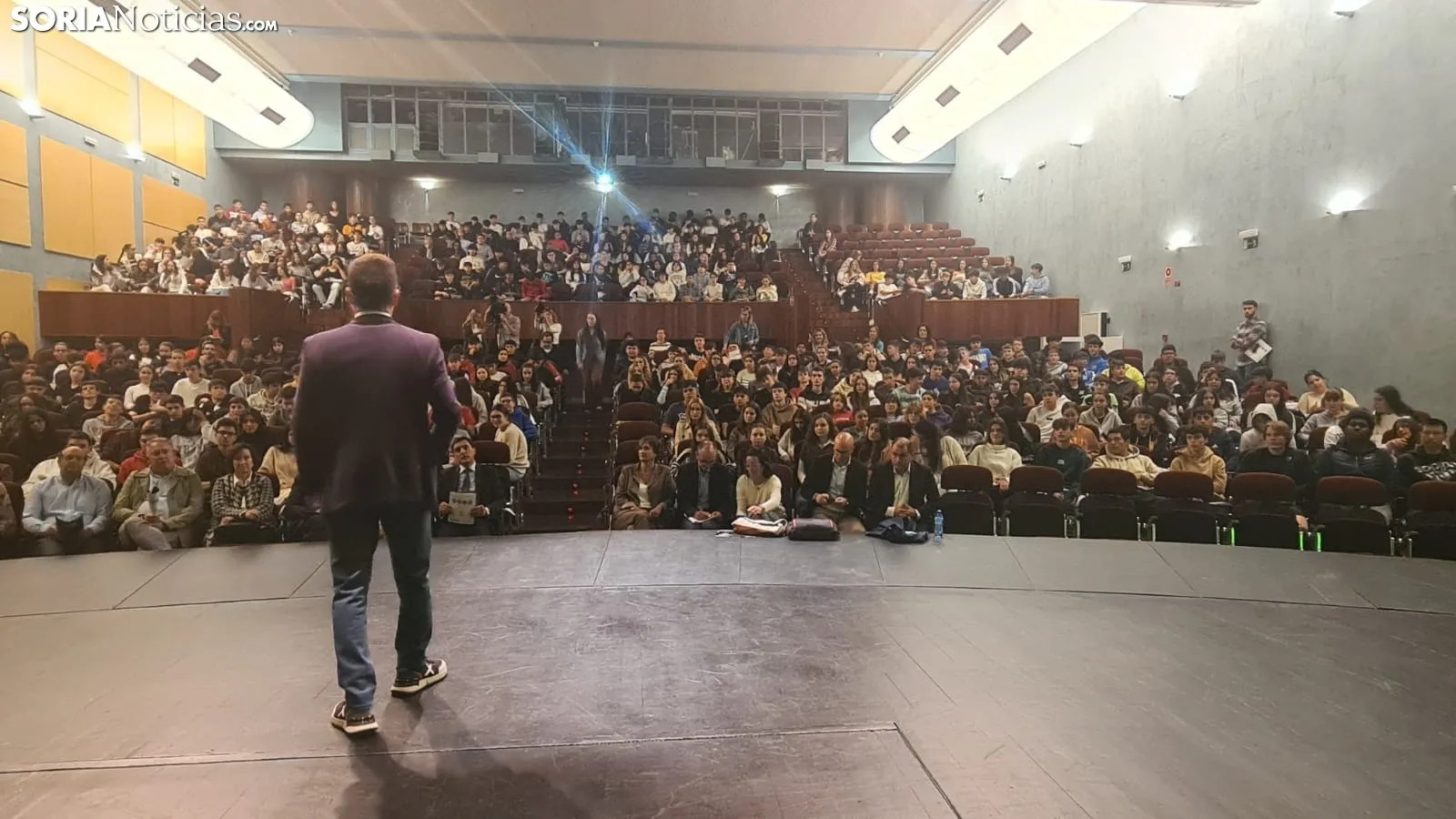 Pase de 'el camino interior' de Miguel Ángel Tobías para escolares. /SN