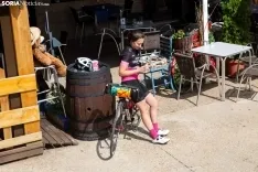 Fotos: Turistas de todo el mundo y visontinos se reúnen en Vinuesa en las horas previas a La Vuelta