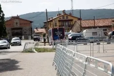 Fotos: Turistas de todo el mundo y visontinos se reúnen en Vinuesa en las horas previas a La Vuelta