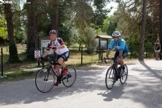 Fotos: Turistas de todo el mundo y visontinos se reúnen en Vinuesa en las horas previas a La Vuelta