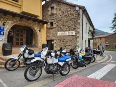 Foto 9 - Im&aacute;genes: 30 BMWs cl&aacute;sicas realizan una inolvidable ruta por Soria y La Rioja