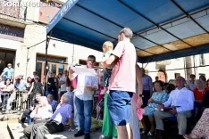 Foto 8 - Duruelo de la Sierra homenajea a los beb&eacute;s nacidos en 2022 durante sus fiestas de San Miguel