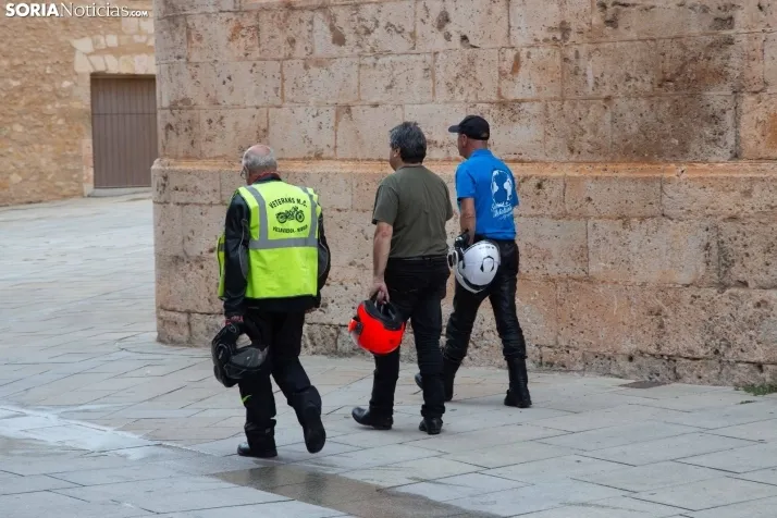 Concentración de Motos Antiguas en El Burgo