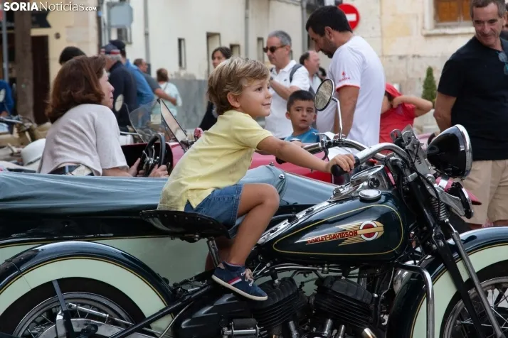 Concentración de Motos Antiguas en El Burgo