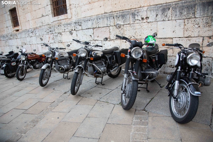 Concentración de Motos Antiguas en El Burgo