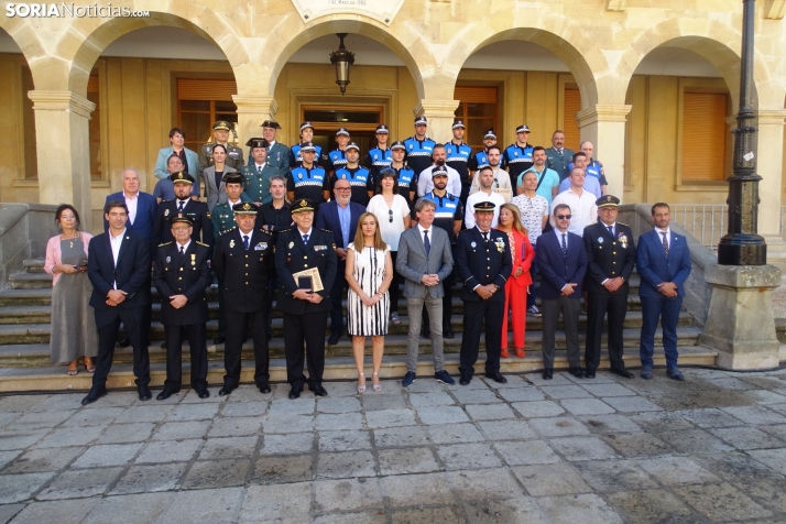 Fotos: Entrega de medallas y condecoraciones a los polic&iacute;as locales de Soria