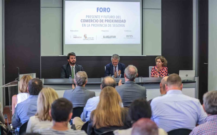García-Gallardo apela al comercio de toda la vida como protagonista del mantenimiento del tejido histórico-social