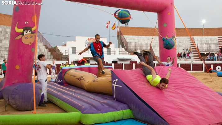 Fotos: Los más valientes de Almazán se despiden de las fiestas con un Gran Prix pasado por agua