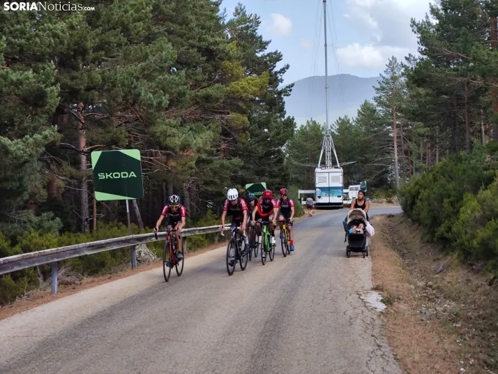 La Vuelta Ciclista en la Laguna Negra